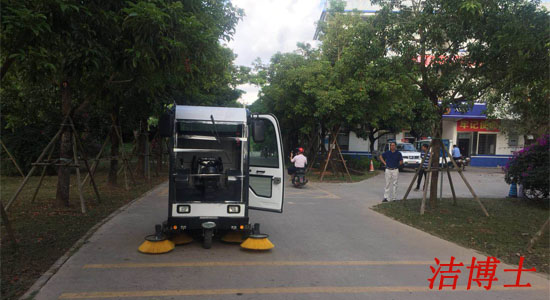 潔博士道路保潔車